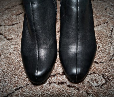 Красивые ботинки из натуральной кожи, ТМ Maria Moro.
Размер 36. Длина стельки 2. . фото 3