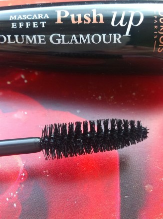 Новая формула туши Volume Glamour Push Up black serum не только создает превосхо. . фото 5