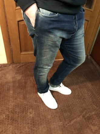 Мужские джинсы Zara Jeans Man

Полуобхват пояса: 55 см
Полуобхват бёдер: 60 с. . фото 3