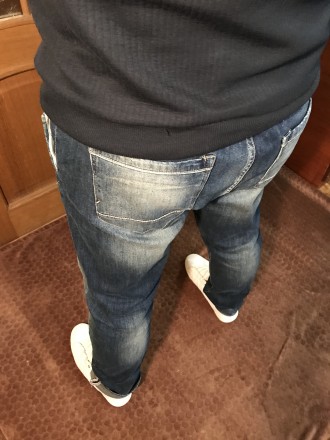 Мужские джинсы Zara Jeans Man

Полуобхват пояса: 55 см
Полуобхват бёдер: 60 с. . фото 5