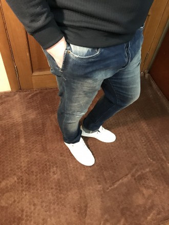 Мужские джинсы Zara Jeans Man

Полуобхват пояса: 55 см
Полуобхват бёдер: 60 с. . фото 2