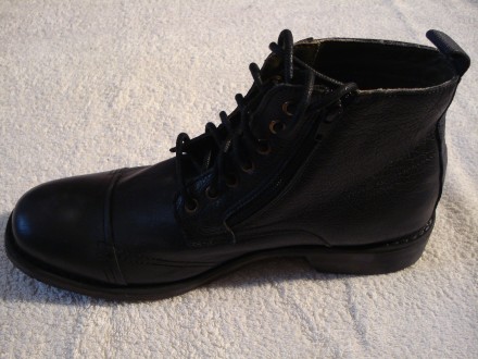 Нові якісні, шкіряні черевики, із США фірми Calvin Klein  на шнурках+замок.. . фото 2