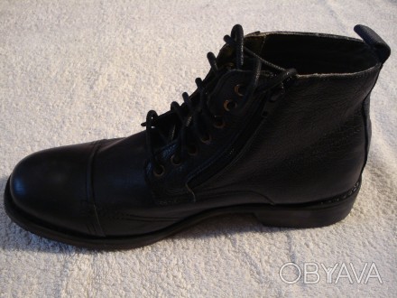 Нові якісні, шкіряні черевики, із США фірми Calvin Klein  на шнурках+замок.. . фото 1