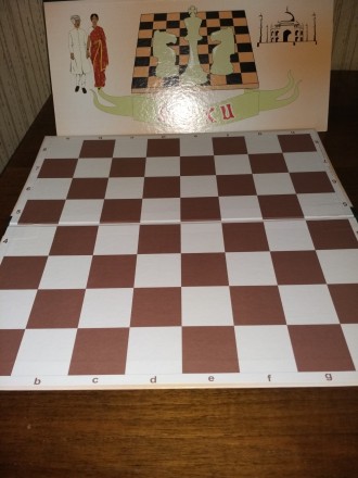 Розмір 35 на 35 см дошка 
Простий і доступний за вартістю варіант для гри в шах. . фото 4