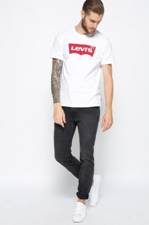 Оригинальные новые футболки Levis, цвет белый с красным логотипом Levis на груди. . фото 3
