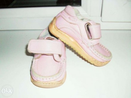 Детские туфельки демисезонные розового цвета в отличном состоянии. Застёжка на л. . фото 2