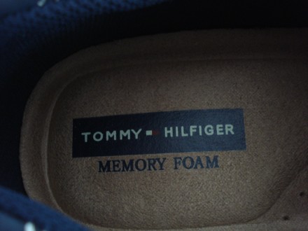 Мукасіни Tommy Hilfiger із США дуж легкі,розміри є: 43;43,5 ;44 . Сині, дві різн. . фото 3