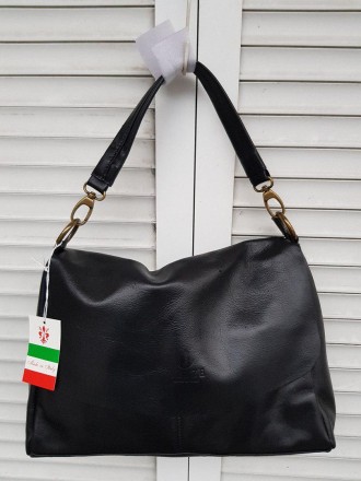 Женская сумка Vezze, Италия, Натур. кожа

Размеры: длина 37см , высота 26см, ш. . фото 5