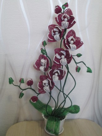 Орхидея из бисера . Ручная работа. Послужит украшением любого интерьера в доме. . . фото 2