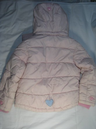 Курточка теплая H&M от 104 до 116 р-р

Курточка нежно розовая, для горок, двор. . фото 8
