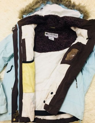 Лыжная куртка Columbia,размер с/м)) цвет (нежно-голубой) мех снимается,капюшон т. . фото 3