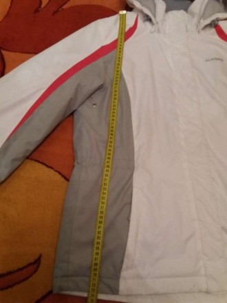 Женская лыжная куртка фирмы GLISSADE. Не промокает, водоотталкивающая. Покупала . . фото 3