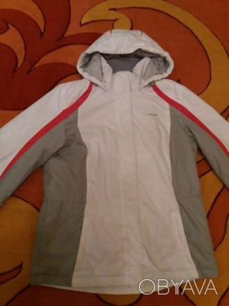 Женская лыжная куртка фирмы GLISSADE. Не промокает, водоотталкивающая. Покупала . . фото 1