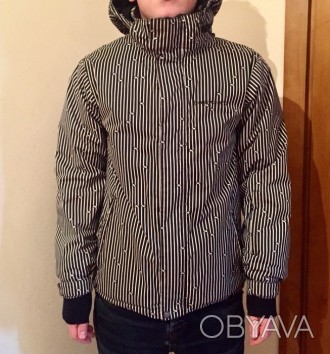 Крута лижна куртка від відомої фірми Непромокає/ продуває Стан ідеальний, ніяких. . фото 1
