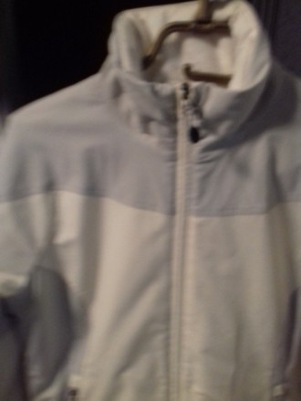 Продам куртку лыжную.бело-серого цвета в идеальном состоянии. Производство Вьетн. . фото 3