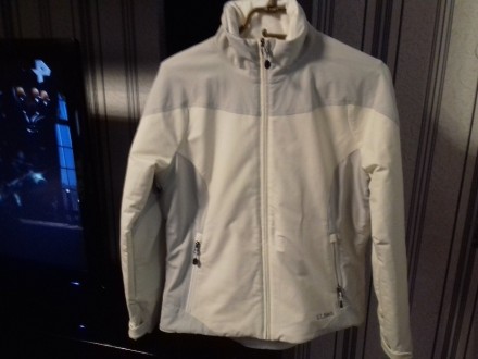 Продам куртку лыжную.бело-серого цвета в идеальном состоянии. Производство Вьетн. . фото 2
