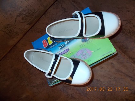 Кожаные нарядные  лаковые туфельки фирма Elephantito         
27 размер  , по с. . фото 2