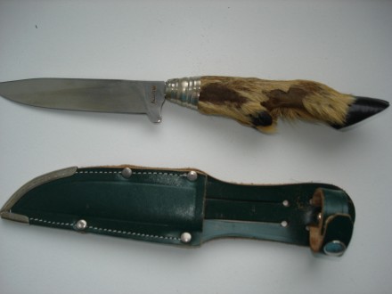 Ножи немецкой фирмы Rostfrei, с козьей ножкой (шерсть на ножке повреждена молью). . фото 3