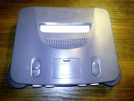 Игровая приставка Nintendo 64  PAL, с установленым RGB модом.
Состояние вполне . . фото 3