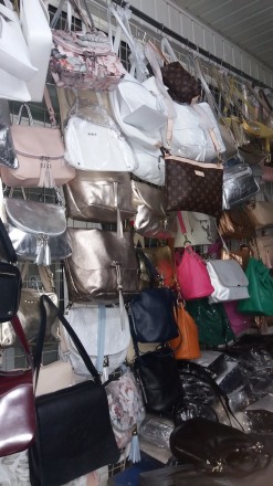 Продам сумки женские натуральная кожа,замша Италия 
Большой выбор моделей
Цена. . фото 10