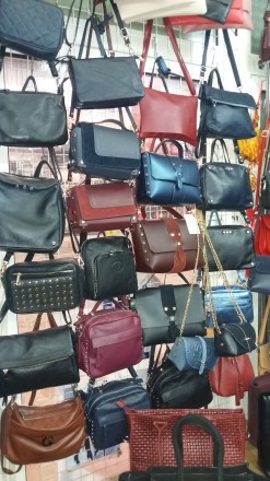 Продам сумки женские натуральная кожа,замша Италия 
Большой выбор моделей
Цена. . фото 9