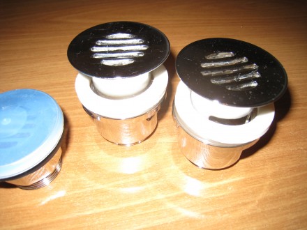 Продам три штуки новых немецких клапана для умывальников без переливного устройс. . фото 2