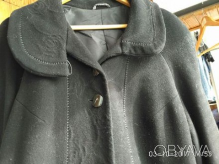 Продам женское черное пальто, есть катышки чуток. Замеры: плечи 44-46 см, ПОГ 57. . фото 1