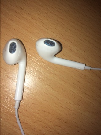 Наушники earpods от iphone новые копия, звучат нормально. . фото 4