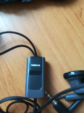 Новые стерео наушники к телефону "Нокия", даже не пользовались, цена за пару нау. . фото 2