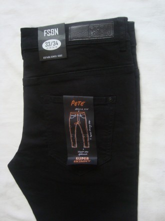 чёрные джинсы совершенно новые, с бирками привезены с Германии, стояли 29 евро 
. . фото 6