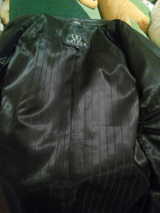 Кожаный пиджак BEIDER "fashion" , Размер XXL (54-56)
Одевался всего пару раз.
. . фото 5