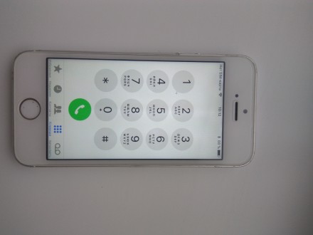 Продам айфон 5s 16gb, тач айди не работает, защитное стекло, есть по середине эк. . фото 2