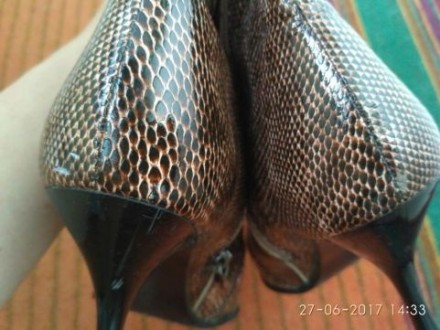 Продам женские кожаные сапожки весна-осень, размер 37, каблук 9 см, ширина голен. . фото 5