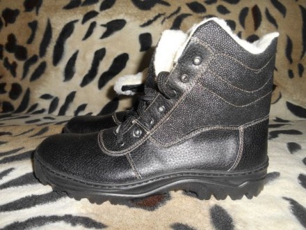 Продам новые рабочие ботинки .Усиленный носок, мех  44   (Antistatic, oil & slip. . фото 3