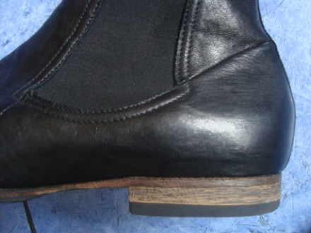 ботинки полностью с натуральной кожы
очень качественные
внутри тоже натуральна. . фото 8