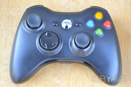Беспроводной геймпад для Xbox 360

Между кнопками для указательных пальцев, им. . фото 1