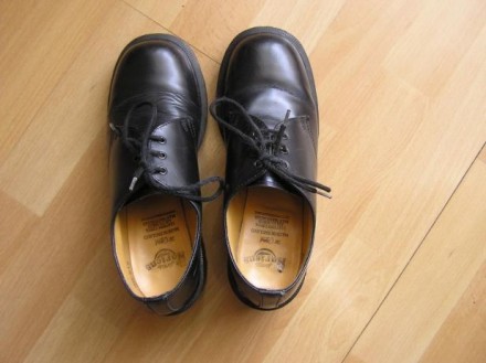 Продам женские туфли Martens(made in England),size 5(37).Б/у в отличном состояни. . фото 2