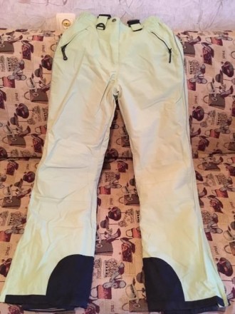 Продам новые лыжные штаны салатового цвета (размер М), длинна штанов - 106 см.
. . фото 4