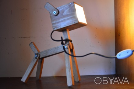 Представляем Вам деревянную лампу, которая напоминает собаку и внешним видом и м. . фото 1