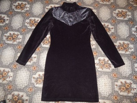 Бархатное черное платье с блестками
В идеальном состоянии
Размер XS-S
Длина -. . фото 2
