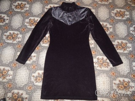 Бархатное черное платье с блестками
В идеальном состоянии
Размер XS-S
Длина -. . фото 1