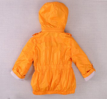 Демисезонная куртка-плащик для девочки, аналог Wojcik

Данная модель является . . фото 3