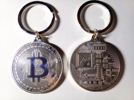 Брелок на ключи в виде монеты BITCOIN.
Прекрасный подарок для тех кто занимаетс. . фото 7