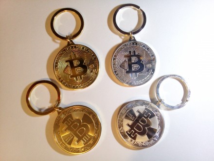 Брелок на ключи в виде монеты BITCOIN.
Прекрасный подарок для тех кто занимаетс. . фото 9
