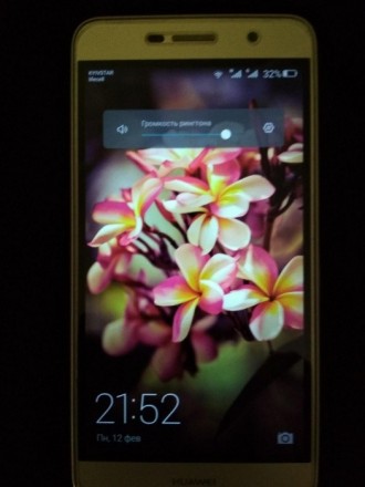 Продам Новый смартфон на гарантии.цвет золотой. Диагональ 5 дюймов. 4 ядра. Памя. . фото 4