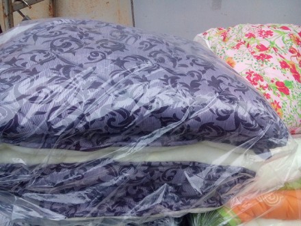 Продаю подушки та одіяла. Наповнювачі подушок є різні: лебединий пух, холофайбер. . фото 4
