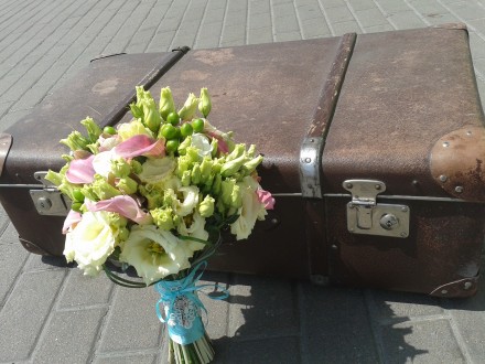 Продам старинный чемодан (1947-1950гг) в хорошем состоянии.
Кожанный немецкий. . . фото 3