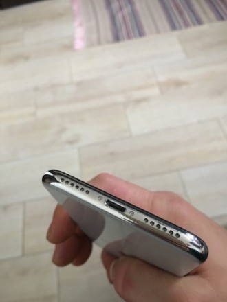 iPhone X, 64 Gb б/в як новий! Є маленький майже незамітний скол на задній кришці. . фото 6