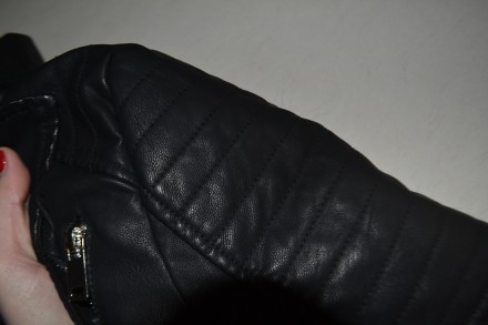 Дуже стильна курточка (шкірзамінник) бренду "Glo-Story".
Привезено з Венгрії. Ш. . фото 12