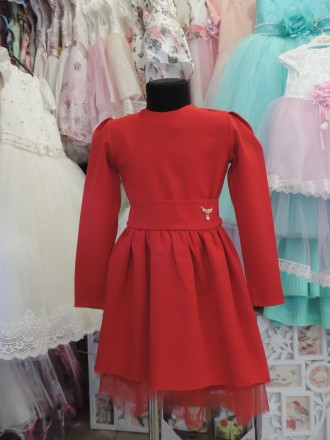 Очень красивое платье для девочки со шлейфом, есть размеры
116 см - длина спере. . фото 6